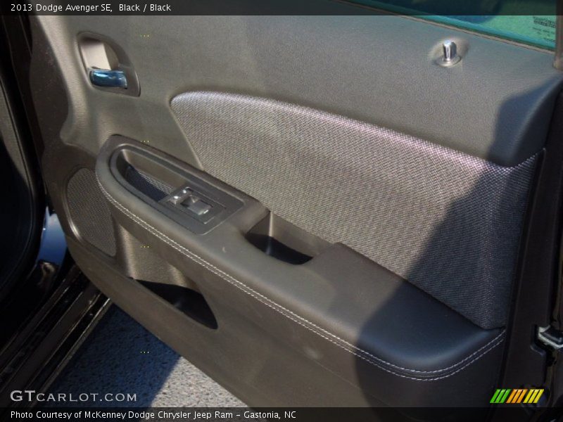 Black / Black 2013 Dodge Avenger SE
