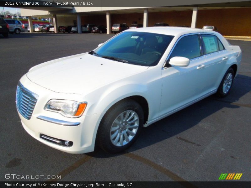 Ivory Tri-Coat Pearl / Black 2013 Chrysler 300
