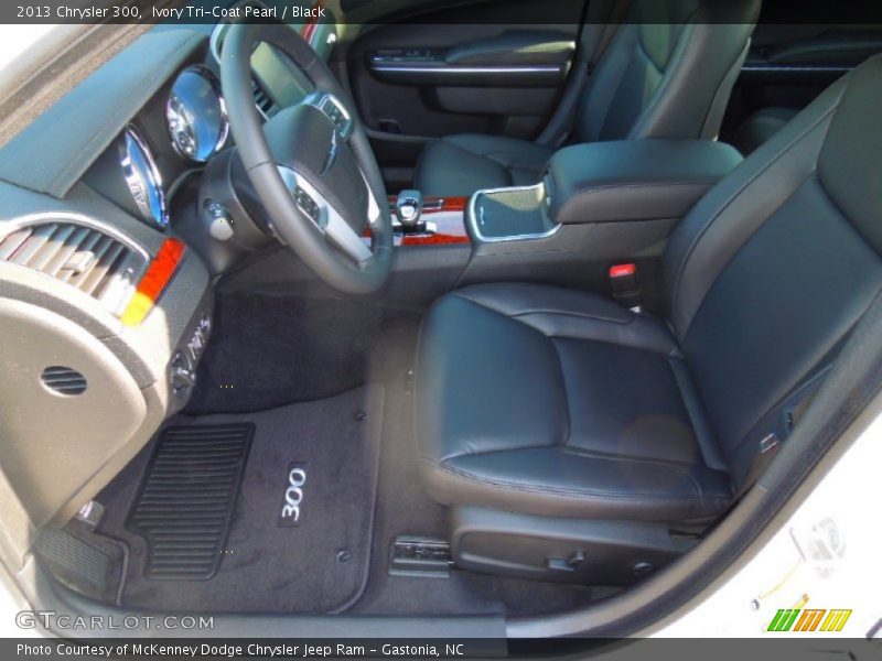 Ivory Tri-Coat Pearl / Black 2013 Chrysler 300