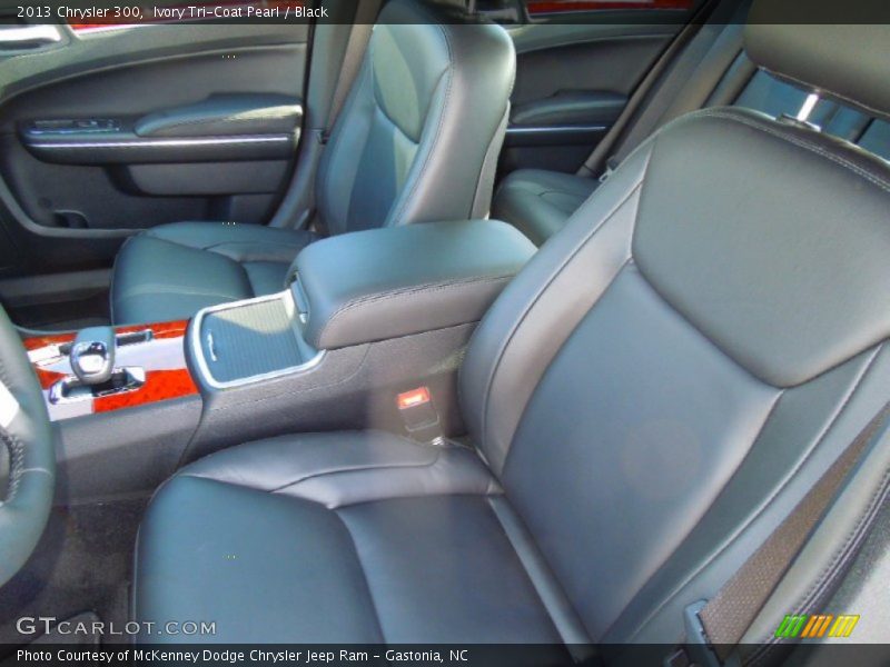 Ivory Tri-Coat Pearl / Black 2013 Chrysler 300