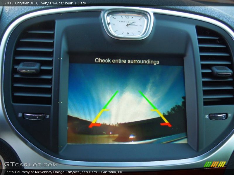 Ivory Tri-Coat Pearl / Black 2013 Chrysler 300