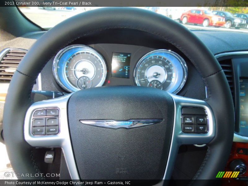 Ivory Tri-Coat Pearl / Black 2013 Chrysler 300