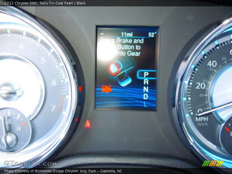 Ivory Tri-Coat Pearl / Black 2013 Chrysler 300