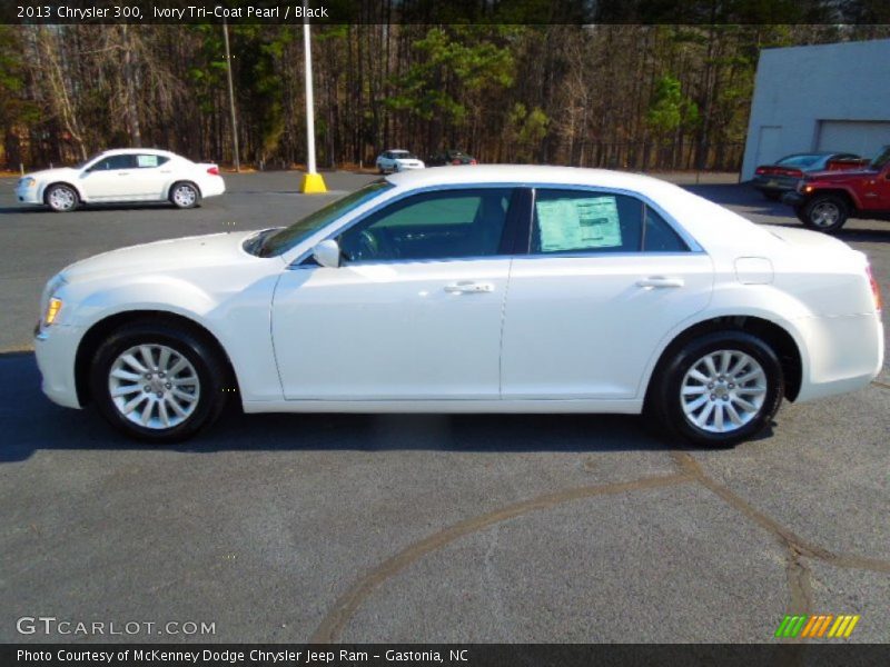 Ivory Tri-Coat Pearl / Black 2013 Chrysler 300