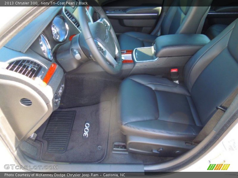 Ivory Tri-Coat Pearl / Black 2013 Chrysler 300