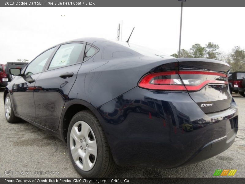 True Blue Pearl Coat / Black 2013 Dodge Dart SE