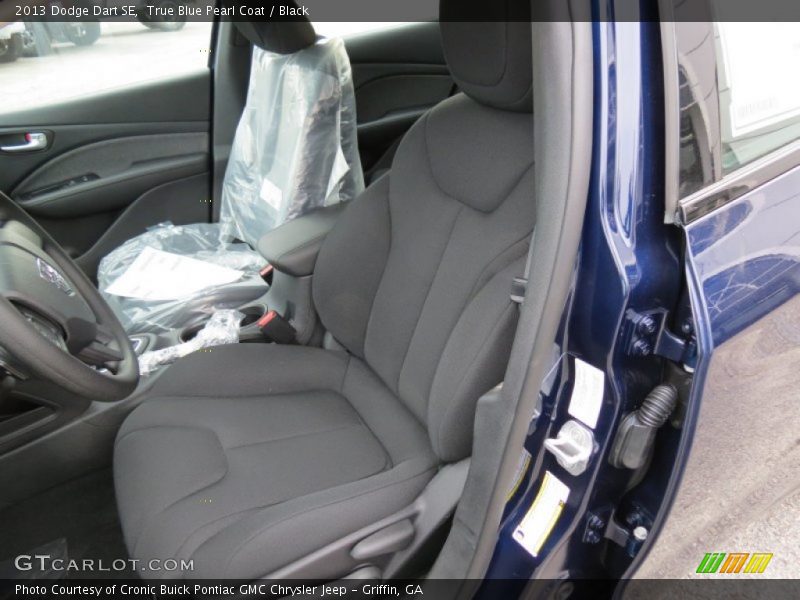 True Blue Pearl Coat / Black 2013 Dodge Dart SE