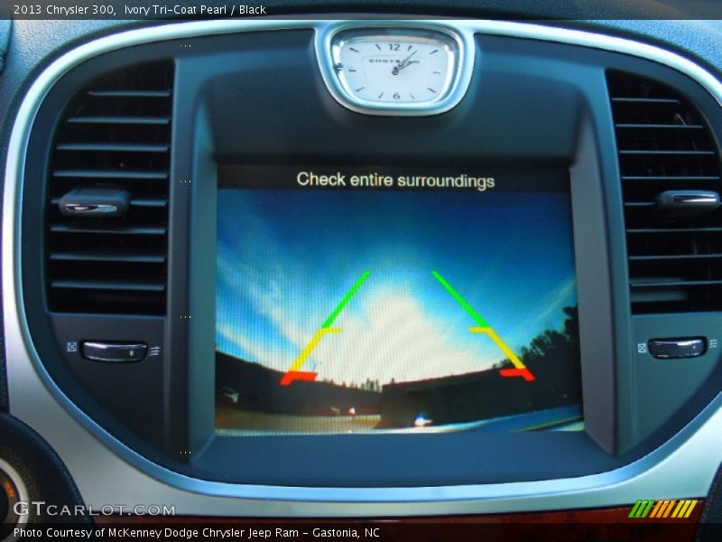 Ivory Tri-Coat Pearl / Black 2013 Chrysler 300