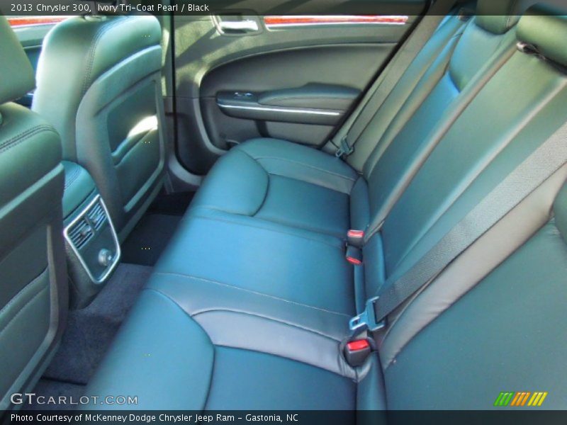 Ivory Tri-Coat Pearl / Black 2013 Chrysler 300