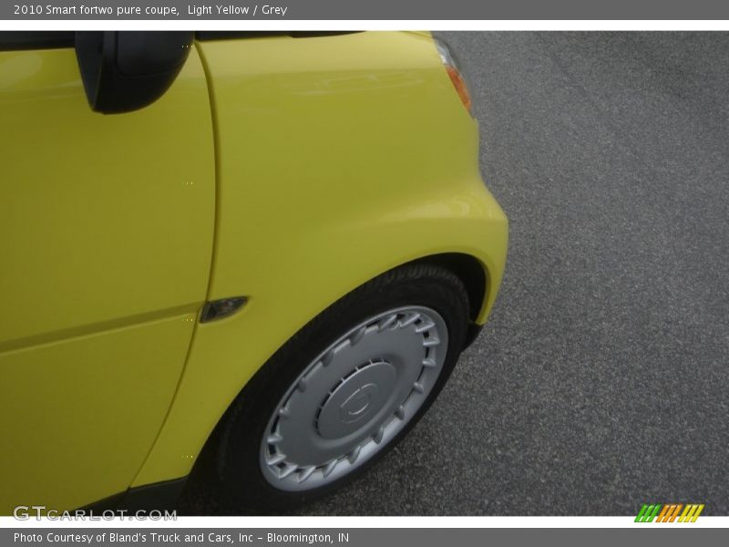  2010 fortwo pure coupe Wheel