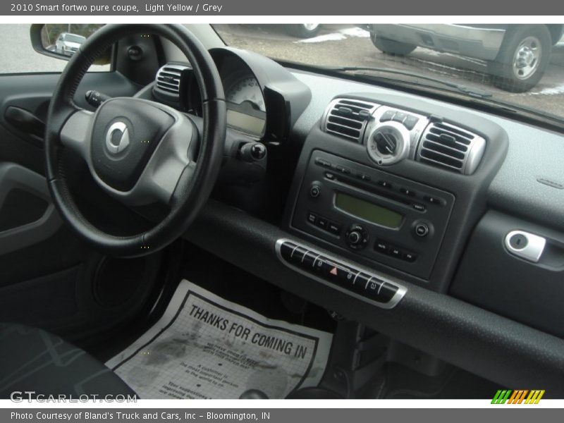 Light Yellow / Grey 2010 Smart fortwo pure coupe
