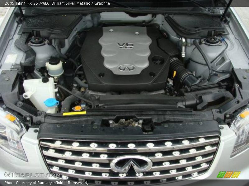 Brilliant Silver Metallic / Graphite 2005 Infiniti FX 35 AWD