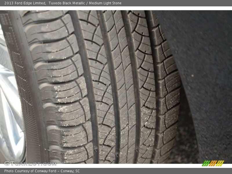 Tuxedo Black Metallic / Medium Light Stone 2013 Ford Edge Limited