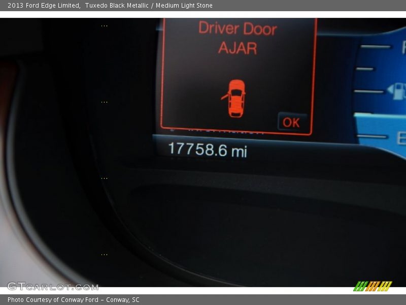 Tuxedo Black Metallic / Medium Light Stone 2013 Ford Edge Limited