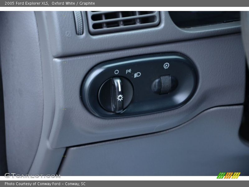 Oxford White / Graphite 2005 Ford Explorer XLS
