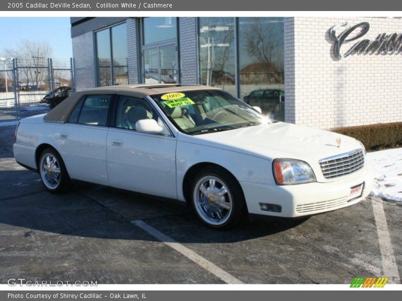 Cotillion White / Cashmere 2005 Cadillac DeVille Sedan