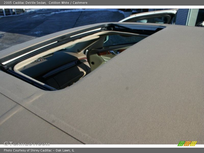 Cotillion White / Cashmere 2005 Cadillac DeVille Sedan