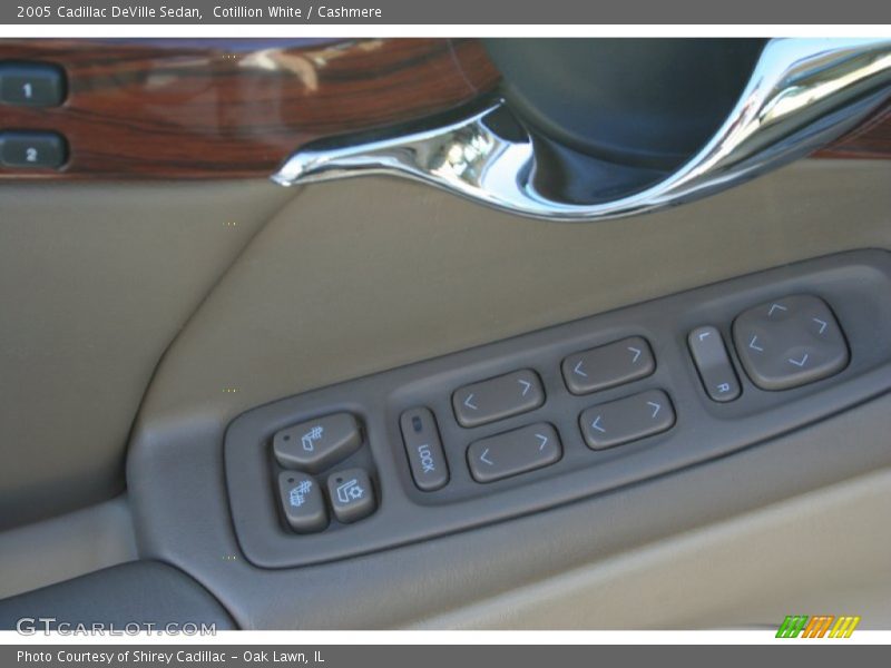 Cotillion White / Cashmere 2005 Cadillac DeVille Sedan