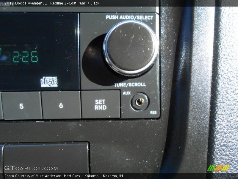 Redline 2-Coat Pearl / Black 2012 Dodge Avenger SE