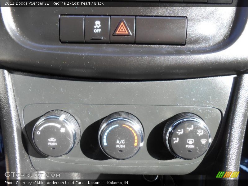 Redline 2-Coat Pearl / Black 2012 Dodge Avenger SE