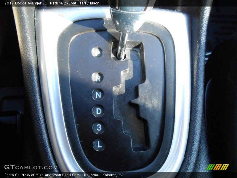 Redline 2-Coat Pearl / Black 2012 Dodge Avenger SE