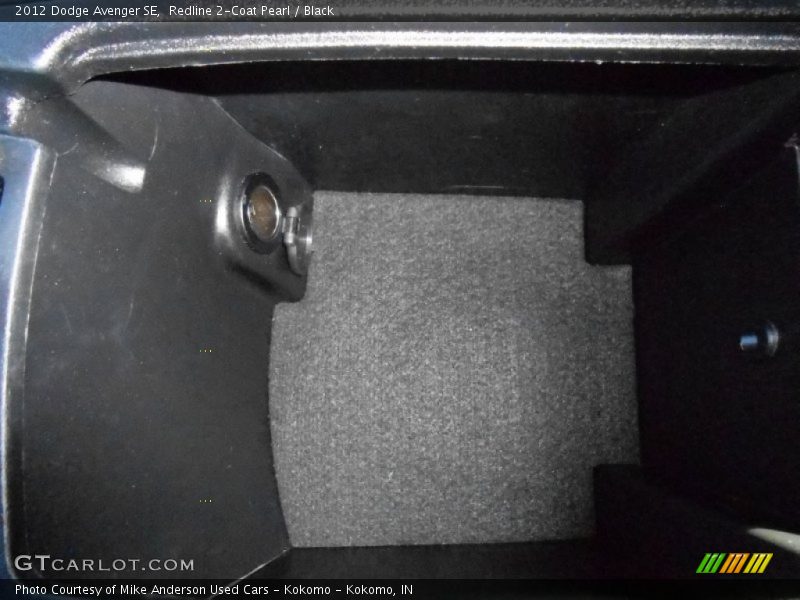 Redline 2-Coat Pearl / Black 2012 Dodge Avenger SE