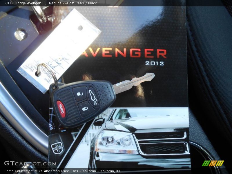Redline 2-Coat Pearl / Black 2012 Dodge Avenger SE