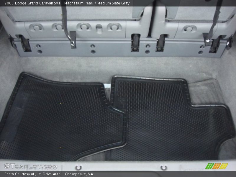  2005 Grand Caravan SXT Trunk