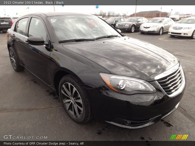 Black / Black 2013 Chrysler 200 S Sedan