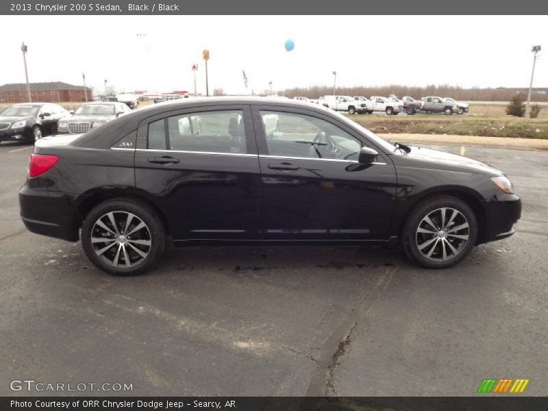 Black / Black 2013 Chrysler 200 S Sedan