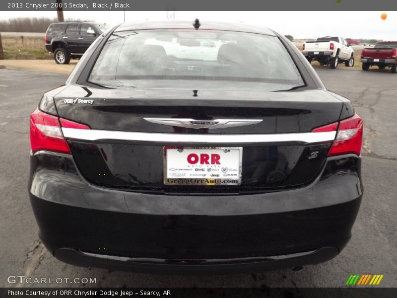 Black / Black 2013 Chrysler 200 S Sedan
