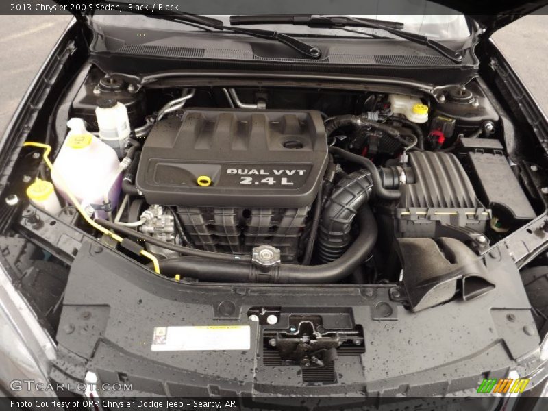 Black / Black 2013 Chrysler 200 S Sedan