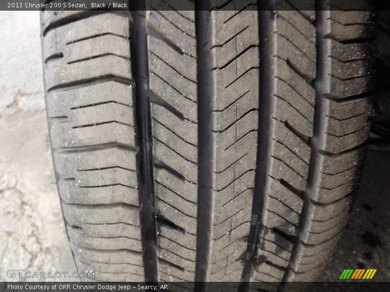 Black / Black 2013 Chrysler 200 S Sedan