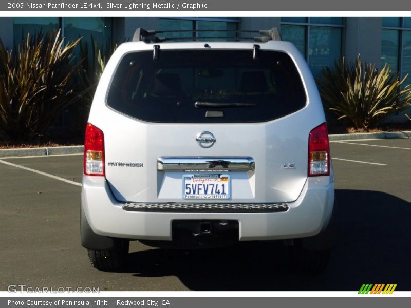 Silver Lightning Metallic / Graphite 2005 Nissan Pathfinder LE 4x4