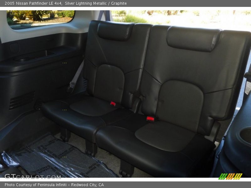 Silver Lightning Metallic / Graphite 2005 Nissan Pathfinder LE 4x4