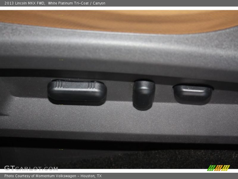 White Platinum Tri-Coat / Canyon 2013 Lincoln MKX FWD