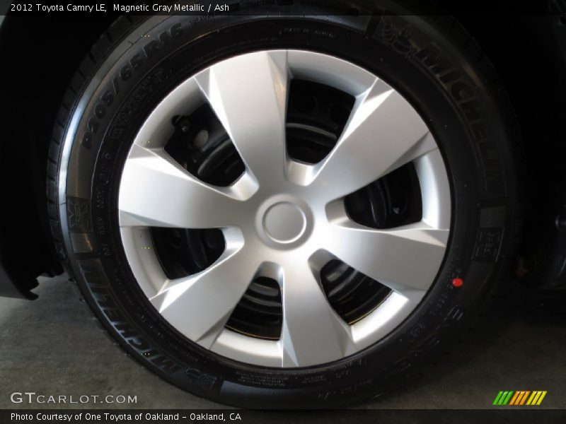Magnetic Gray Metallic / Ash 2012 Toyota Camry LE