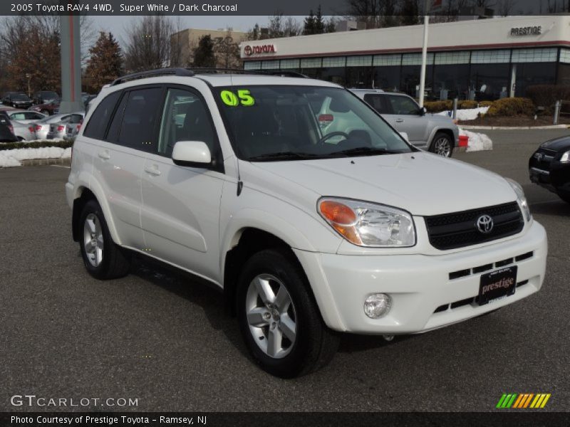 Super White / Dark Charcoal 2005 Toyota RAV4 4WD