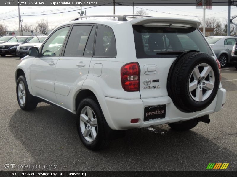 Super White / Dark Charcoal 2005 Toyota RAV4 4WD