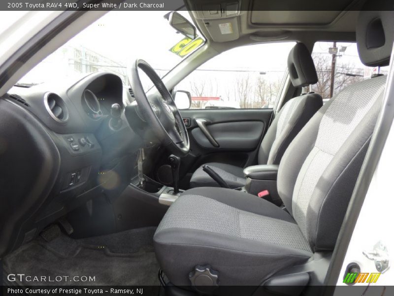 Super White / Dark Charcoal 2005 Toyota RAV4 4WD