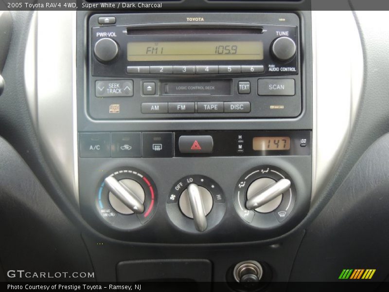 Super White / Dark Charcoal 2005 Toyota RAV4 4WD