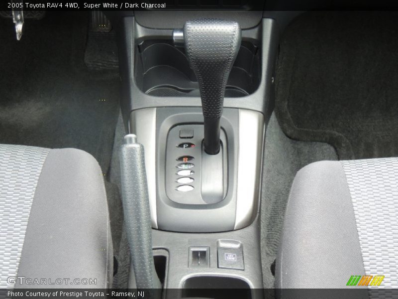 Super White / Dark Charcoal 2005 Toyota RAV4 4WD