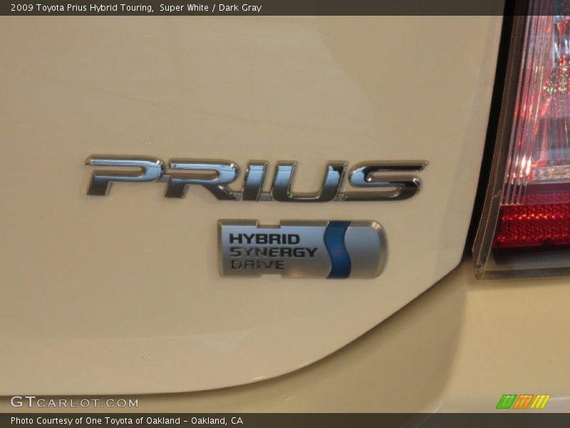 Super White / Dark Gray 2009 Toyota Prius Hybrid Touring