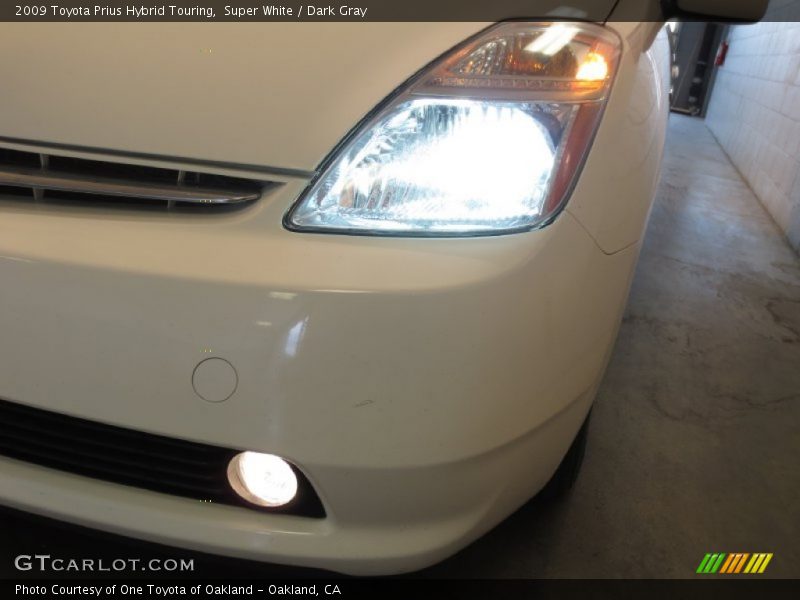 Super White / Dark Gray 2009 Toyota Prius Hybrid Touring