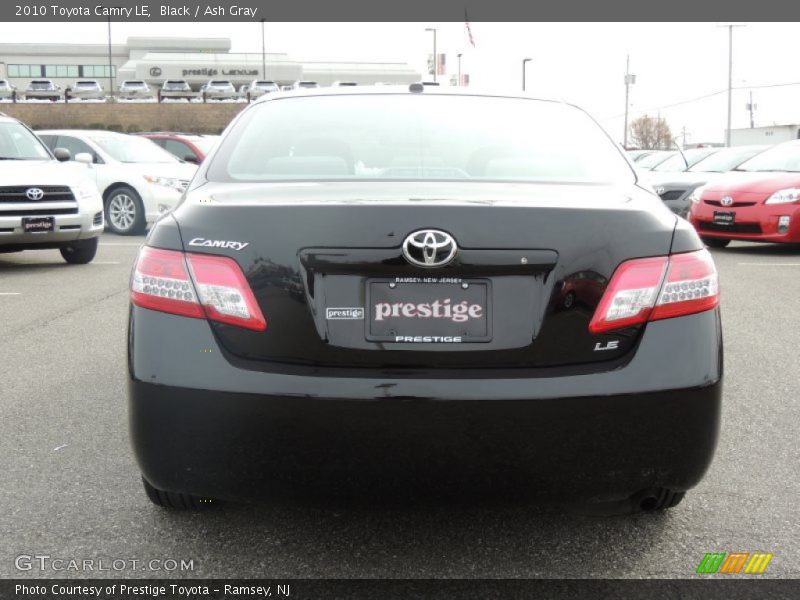 Black / Ash Gray 2010 Toyota Camry LE