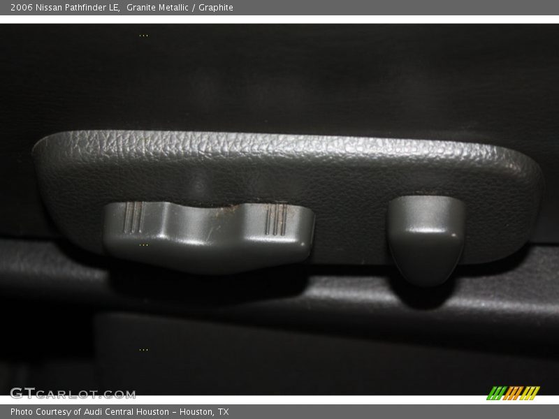 Granite Metallic / Graphite 2006 Nissan Pathfinder LE