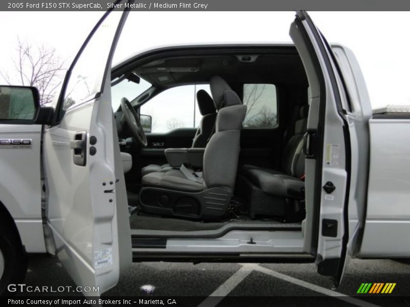 Silver Metallic / Medium Flint Grey 2005 Ford F150 STX SuperCab