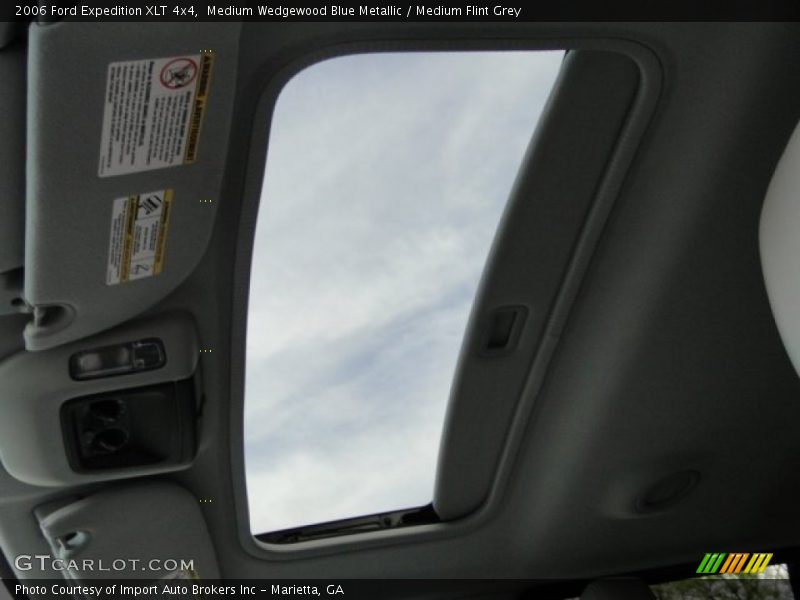 Medium Wedgewood Blue Metallic / Medium Flint Grey 2006 Ford Expedition XLT 4x4