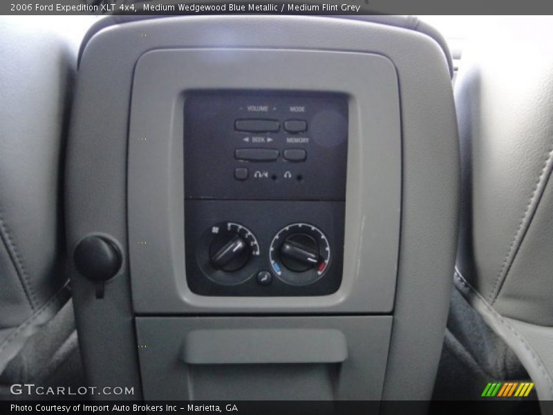 Controls of 2006 Expedition XLT 4x4