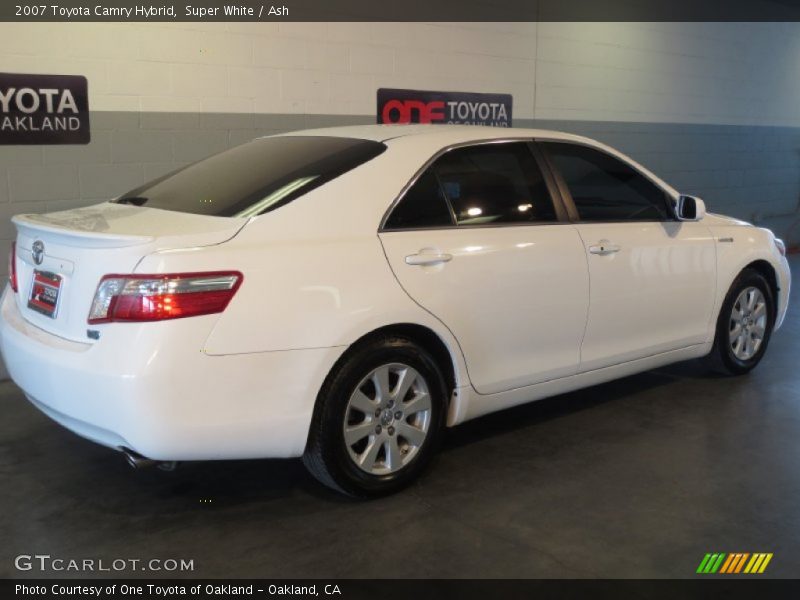 Super White / Ash 2007 Toyota Camry Hybrid